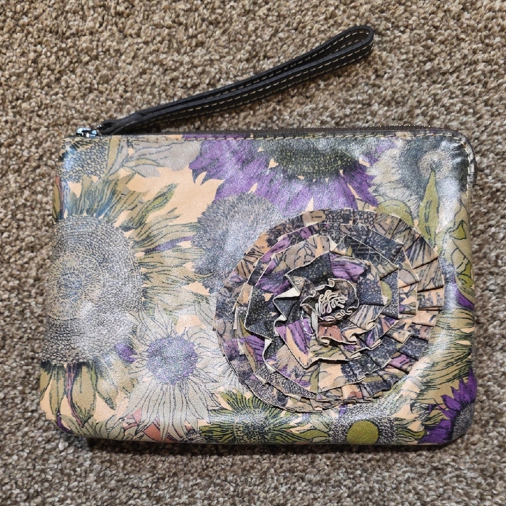 Rare Patricia Nash Sunflower Wristlet